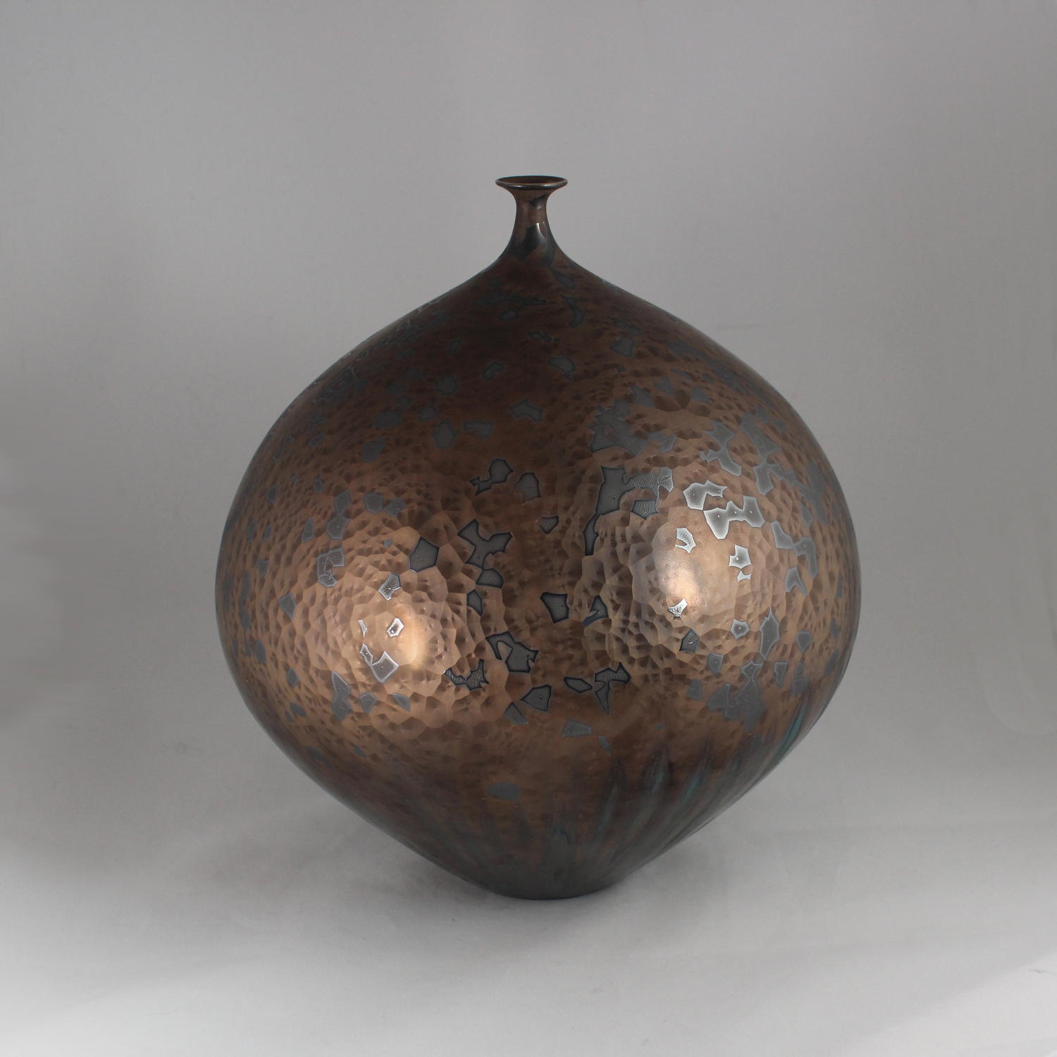 Hideaki Miyamura, Vase with Bronze and Blue Hare's Fur Glaze