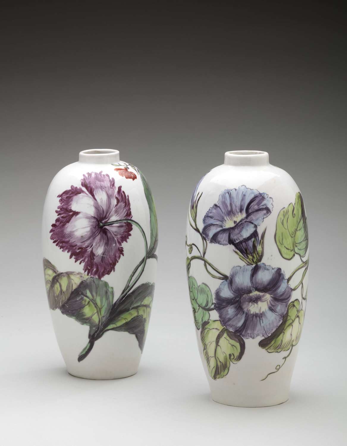 Bow pair of vases