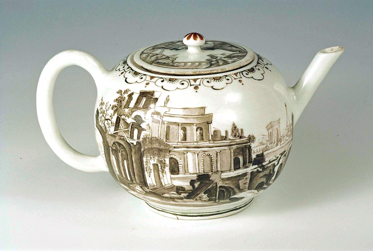 Vienna Du Paquier teapot and cover