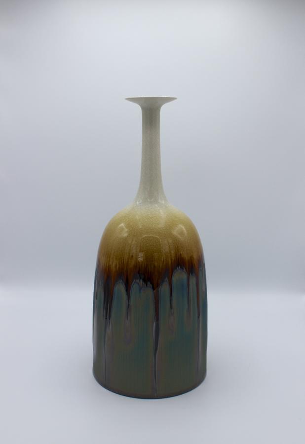 Hideaki Miyamura, Snow Cap Vase with Blue Hare's Fur Glaze