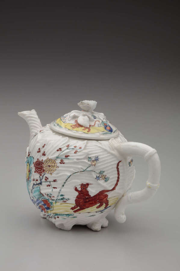 Chelsea teapot and cover
